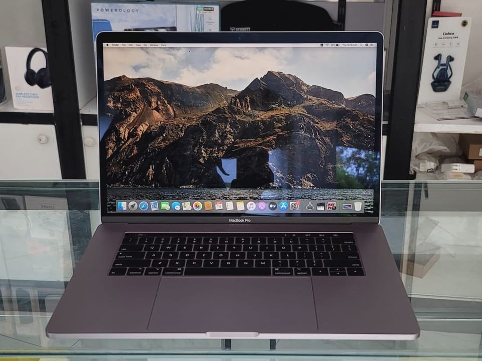 Macbook Pro 2018 i9 13" 32GB 512GB