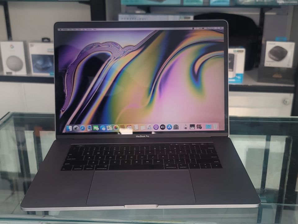 Macbook Pro 2018 i9 13" 16GB 512GB